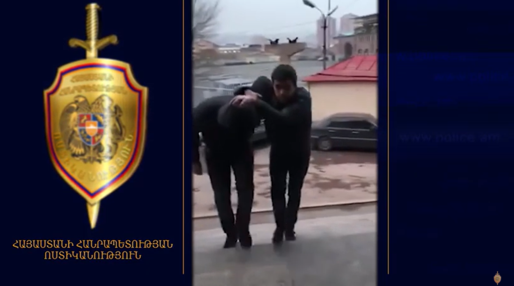 Ոստիկանները գրպանահատների են բերման ենթարկել ու հայտնաբերել գողացված դրամապանակները