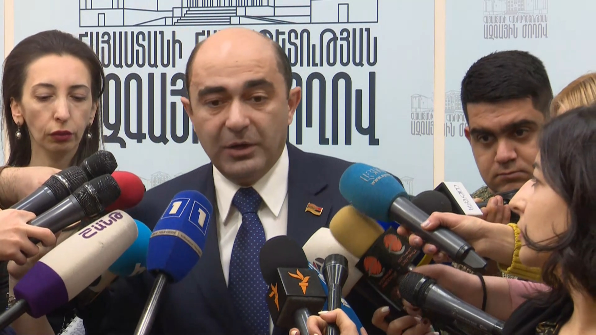 Օդից չեն ընկել մեր գլխին. Մարուքյանը՝ իրենց մանդատների ու ԱԺ միջադեպի մասին