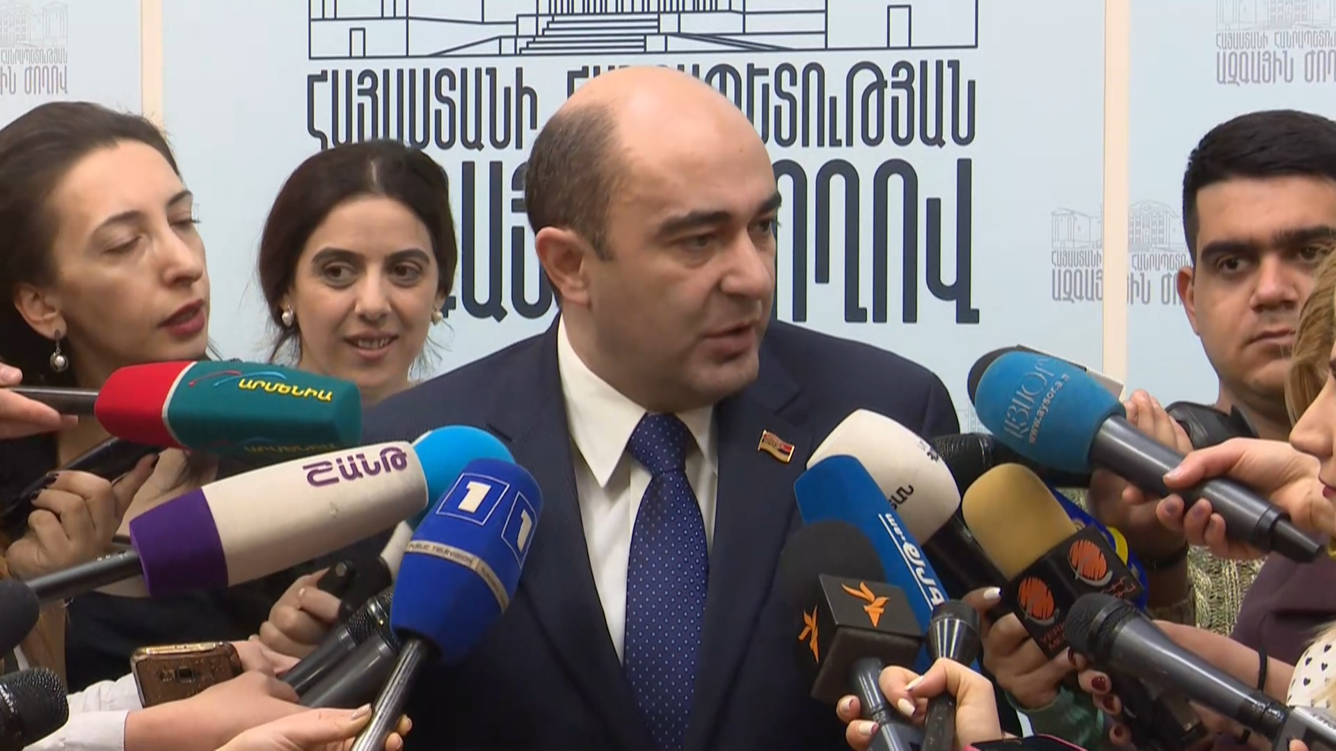 Այ ախպե´ր, գնա´, թող էս ժողովուրդը հանգիստ ապրի. Էդմոն Մարուքյանը՝ Հրայր Թովմասյանին