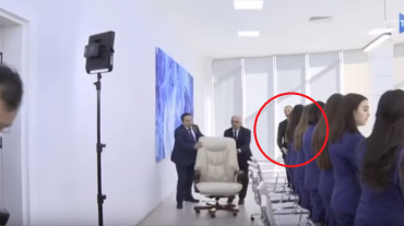 Ի՞նչ եմ անում այս գահը, ինձ սովորական աթոռ տվեք․ Ալիևը՝ համեստության մարմնավորում