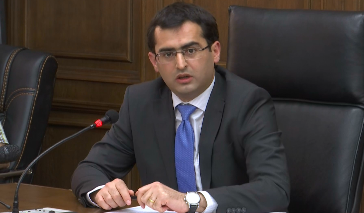 Աշխատակիցներն անգամ տուն մուտք չեն գործելու. Արշակյանը՝  թոշակների և նպաստների տրամադրման գործընթացի մասին
