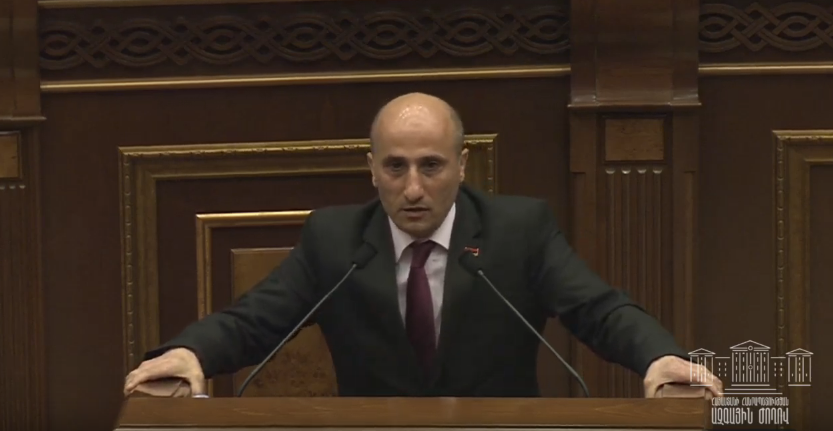 Ով մեր կառավարությանը մեղադրում է հանցագործ լինելու մեջ, թող հայելու մեջ նայի․ Հովակիմյան