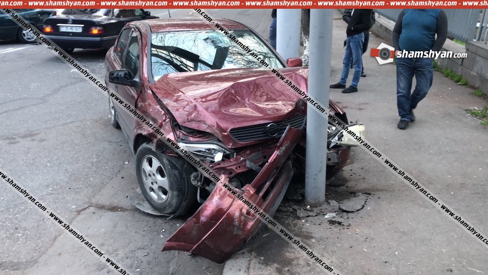 Օրբելի փողոցում մեքենաներ են բախվել․ հայր ու դուստր տեղափոխվել են հիվանդանոցներ