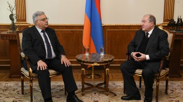 Նախագահ Սարգսյանը հանդիպել է ՀՅԴ բյուրոյի ներկայացուցիչ Հակոբ Տեր-Խաչատուրյանի հետ