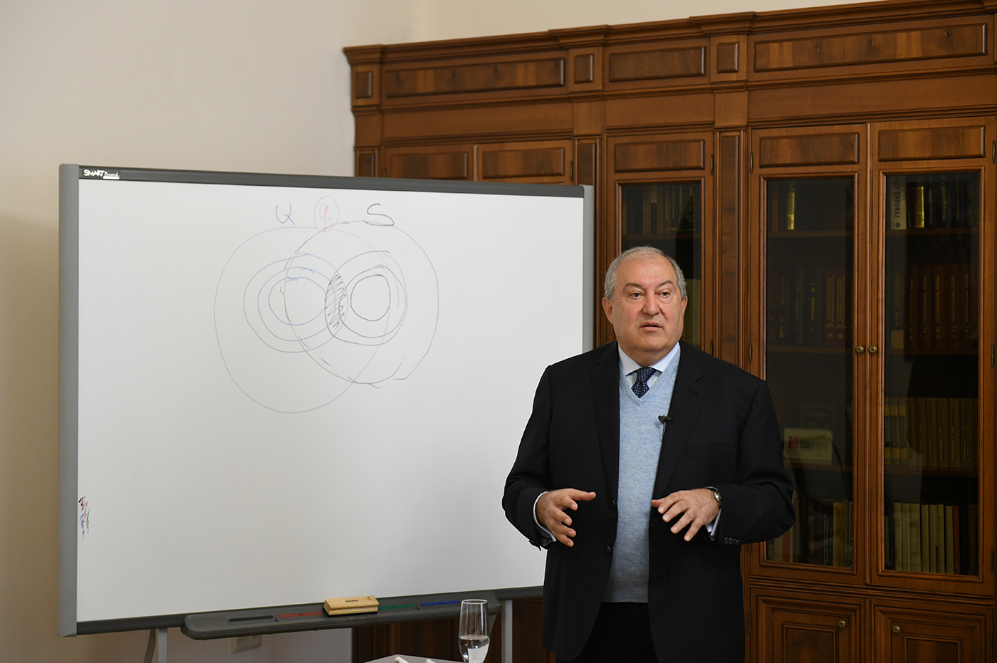 Ինչո՞ւ չեն կարող ՀՀ-ում ևս թոքերի պարզագույն արհեստական օդափոխիչներ ստեղծել. նախագահն ապագա ինժեներներից ու բժիշկներից ակնկալում է առաջարկ-լուծումներ կատարել