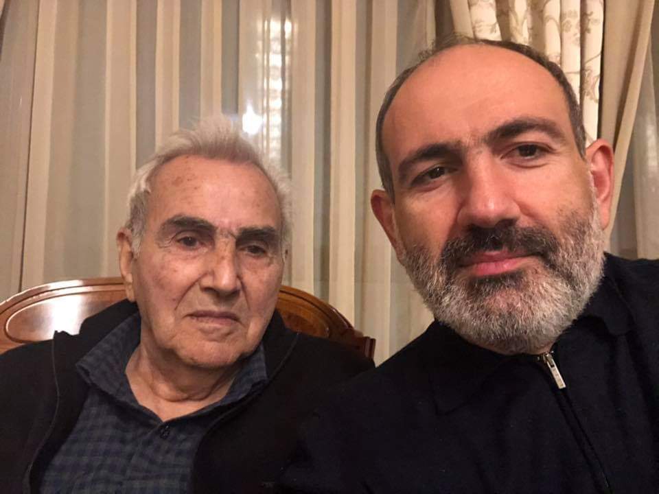 Այսօր հայրիկս դարձավ 80 տարեկան. Նիկոլ Փաշինյան