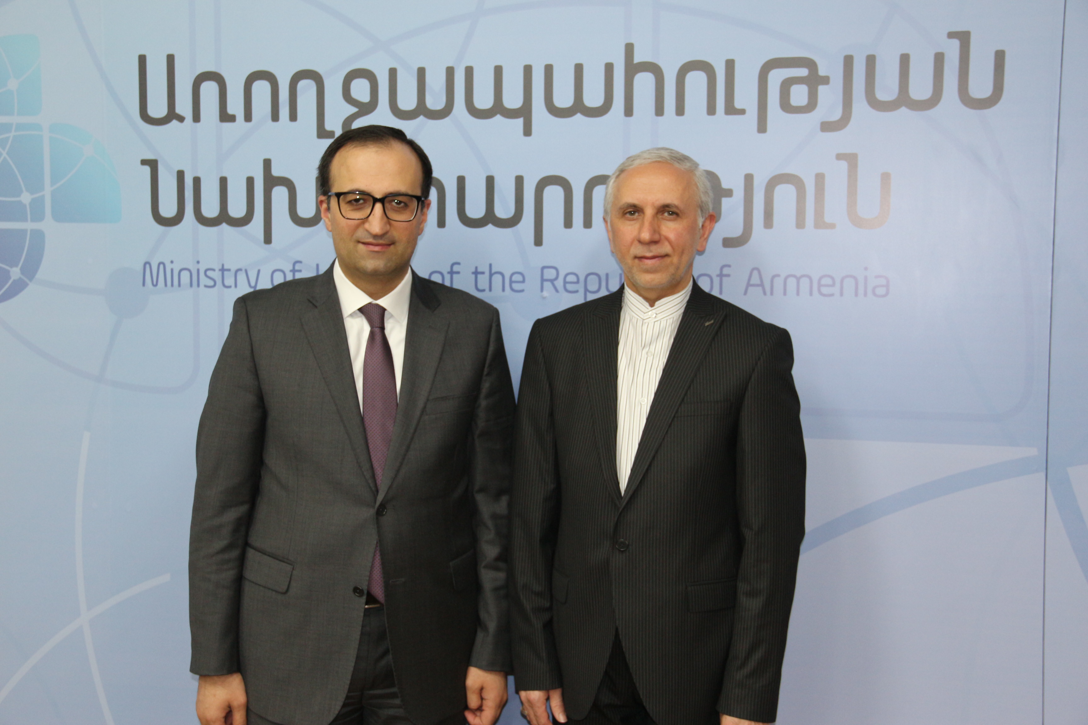 Արսեն Թորոսյանն ու Իրանի դեսպանը քննարկել են նոր կորոնավիրուսով պայմանավորված իրավիճակը