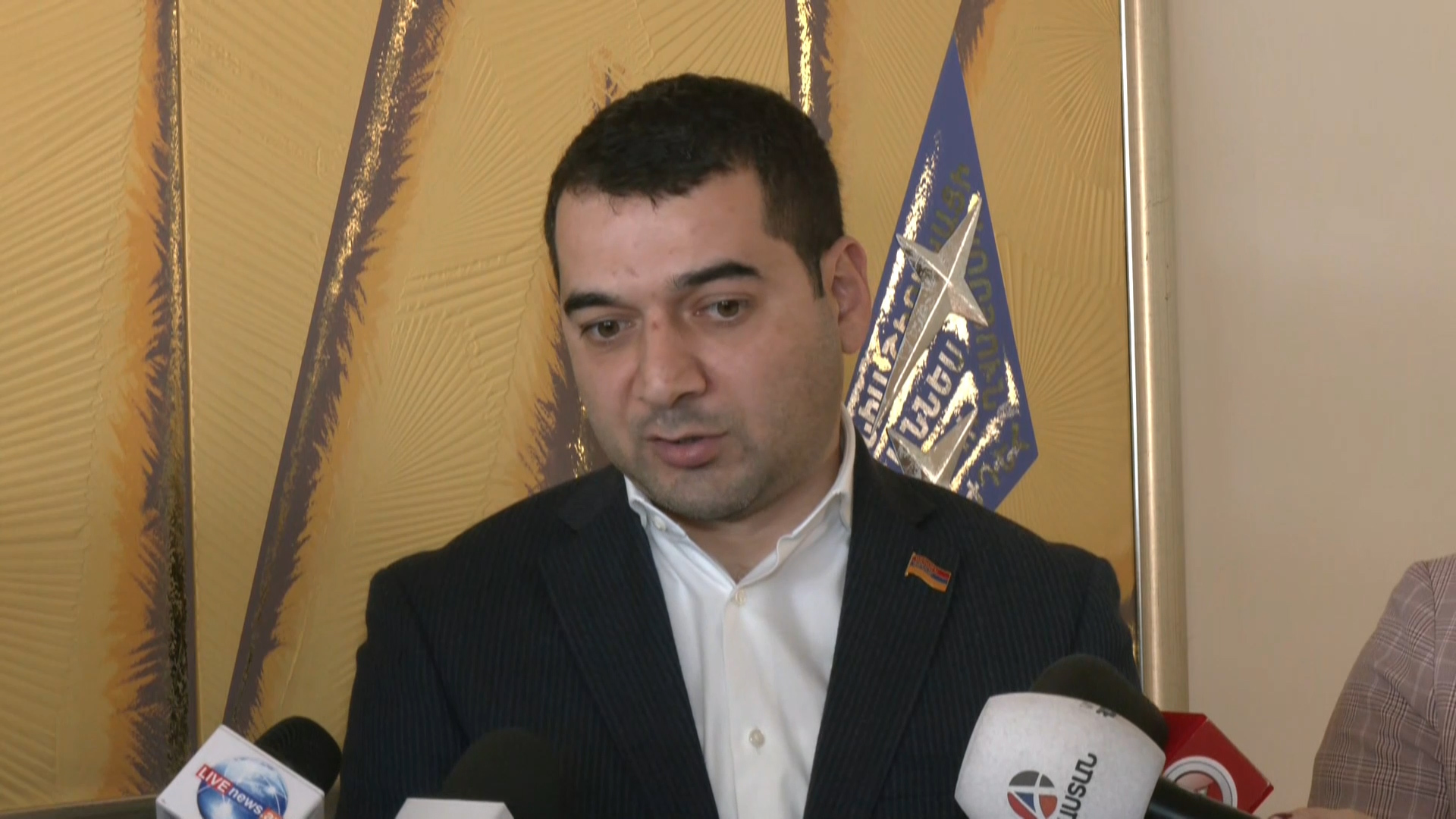 Կքննարկվի՞ արդյոք հանրաքվեի` կորոնավիրուսով պայմանավորված հետաձգման հարցը
