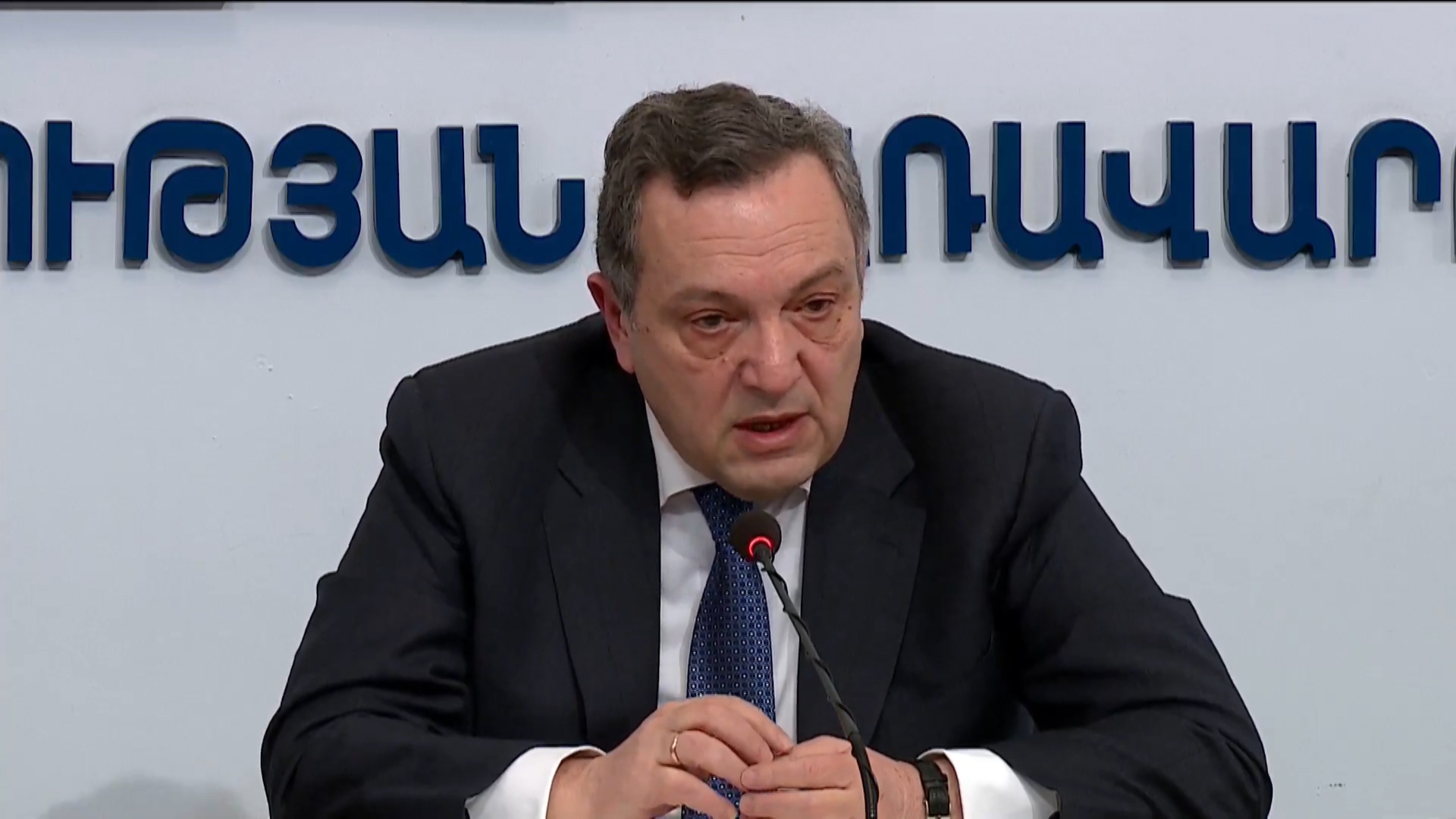 Եթե հնարավոր չէ տարհանումը, լուծվում է կեցության հարցը. Ավետ Ադոնցը՝ արտերկրում գտնվող հայրենակիցների մասին