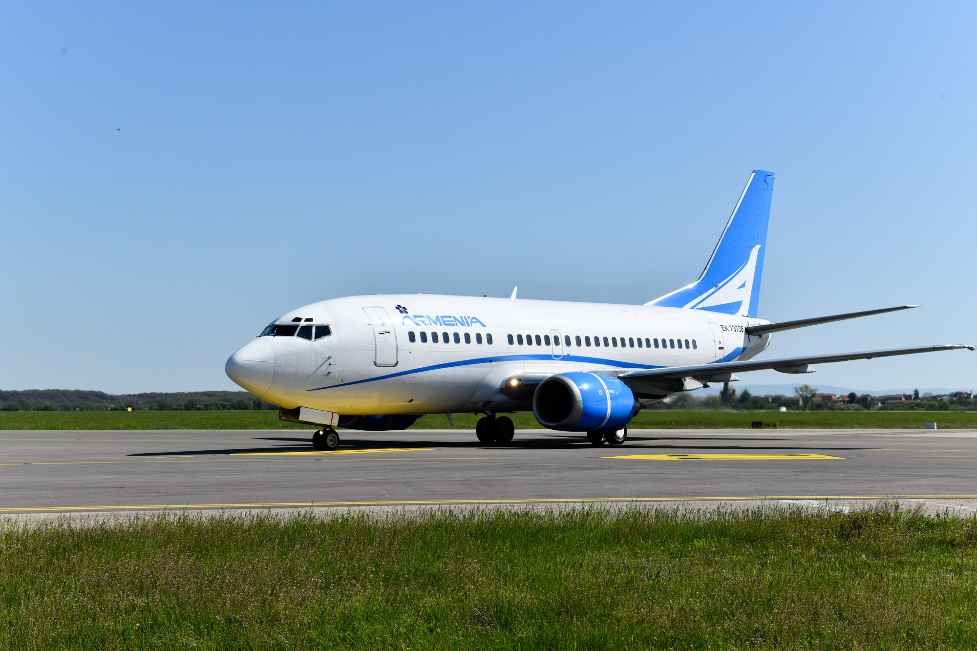 Самолет ереван. Авиакомпания Армения Эйрлайнс. Armenia Aircompany Armenia Aircompany. Армения авиакомпания самолеты. Armenia Airways 737.