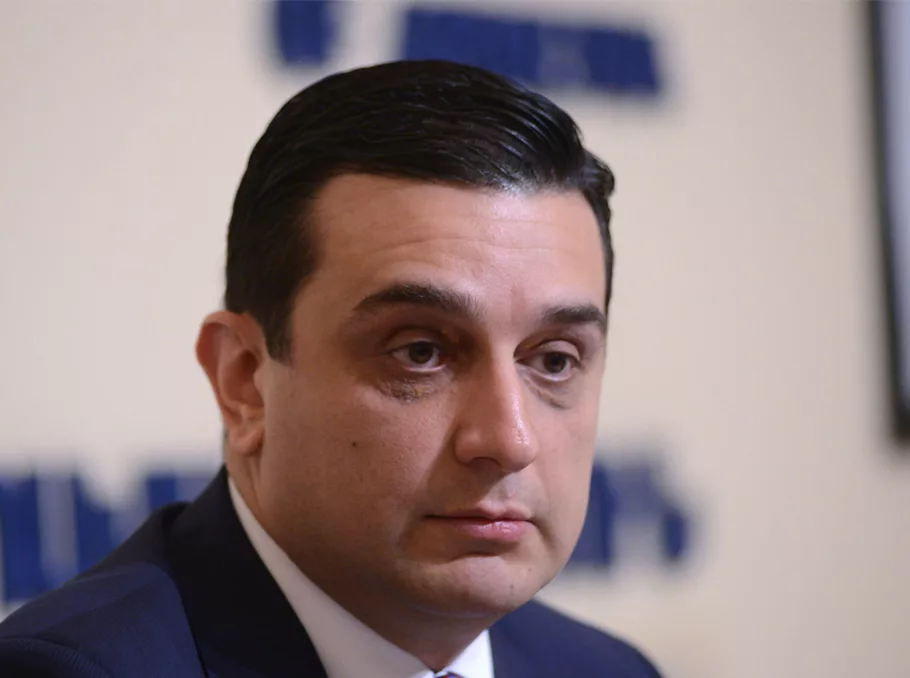 Համալսարանական լավագույն մասնագետները վերապատրաստում են ուսանողների մեծ «սպիտակ բանակին» կամավորական աշխատանքներին միանալու նպատակով