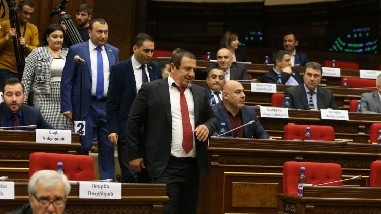 «Բարգավաճ Հայաստան» խմբակցությունը չի մասնակցելու ՀՀ քաղաքացիներին տեղորոշելու վերաբերյալ նախագծի երկրորդ ընթերցման քննարկումներին․ հայտարարություն