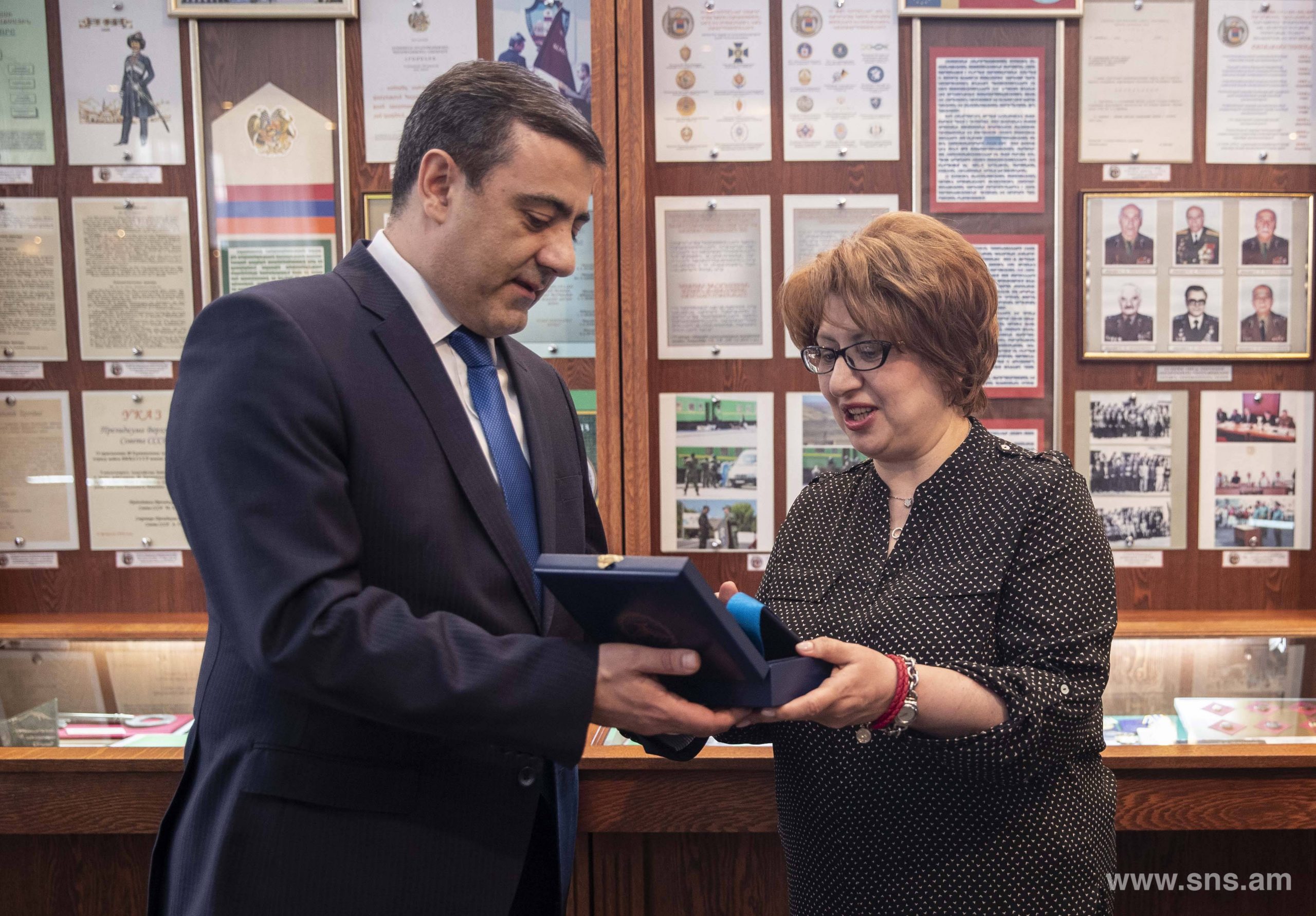 Գոհար Վարդանյանի Պատվո շքանշանը փոխանցվեց լեգենդար հետախույզի զարմուհուն