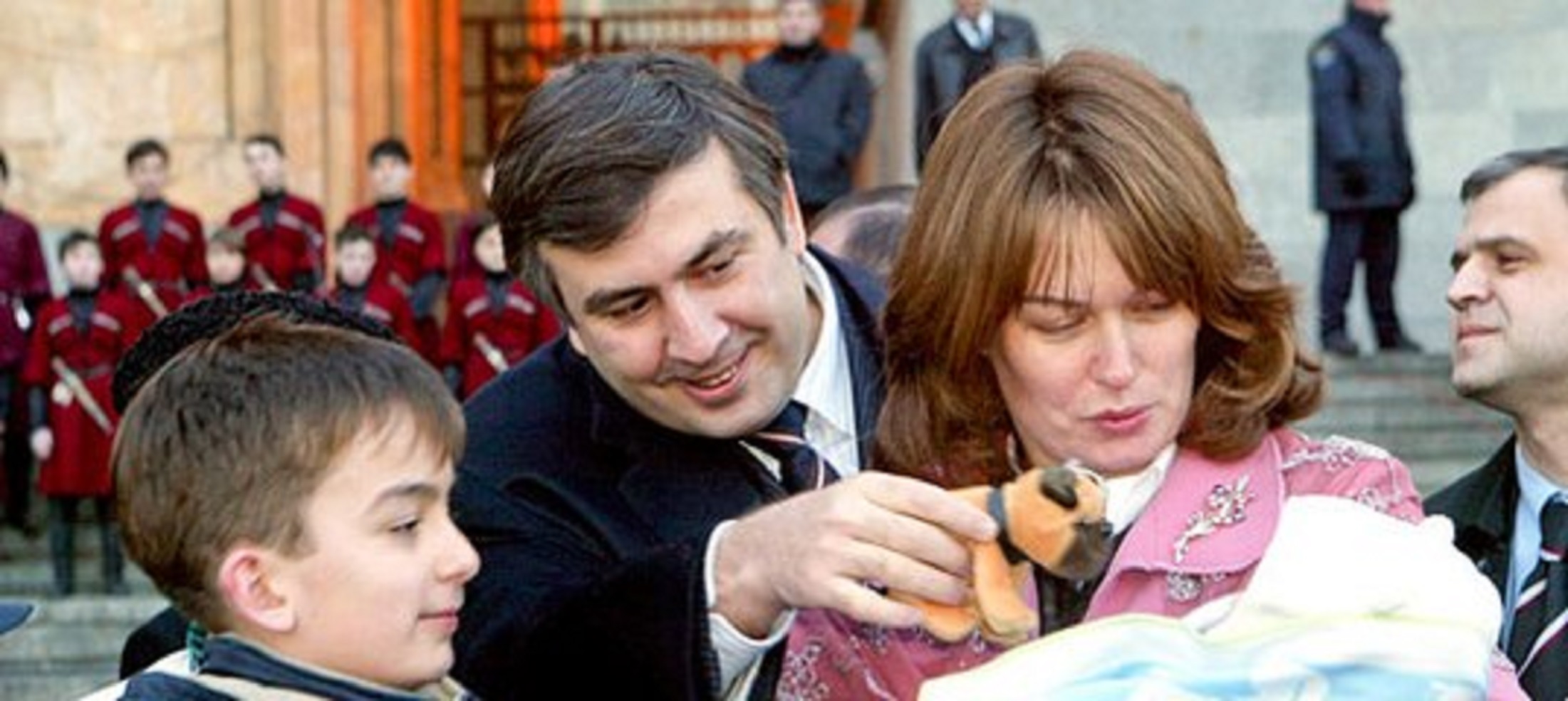Սաակաշվիլիի ընտանիքը Վրաստանի իշխանություններին առաջարկել է 2 տուն կարանտինային տարածքի համար և 10 մահճակալ
