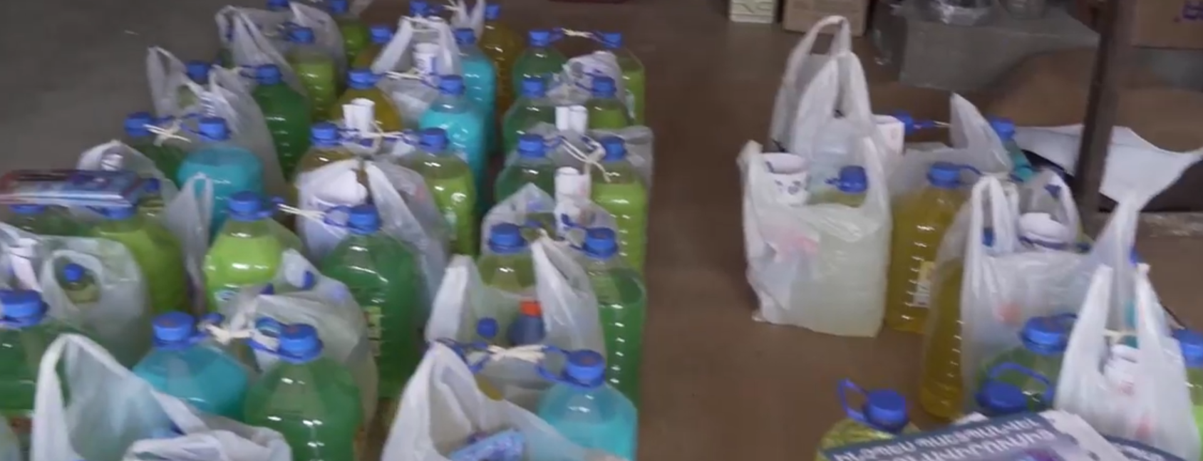 Երևանում և մարզերում քաղաքացիները միավորել են ջանքերը` ապահովելու ծերերին, բազմազավակ ու անապահով ընտանիքներին անհրաժեշտ պարագաներով