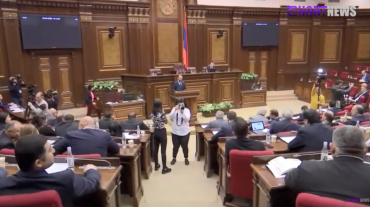 ԱԺ-ը սկսել է լիագումար նիստի աշխատանքները, քննարկել մոտ 15 հարց