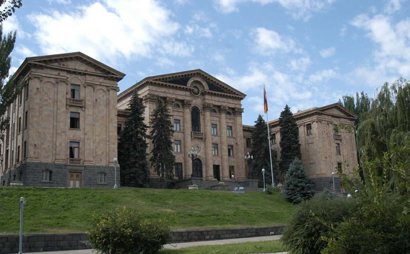 Կորոնավիրուսից անձի մահվան դեպքում չիրականացնել հերձում. ԱԺ-ն քննարկում է կառավարության ներկայացրած 4 նախագծերը