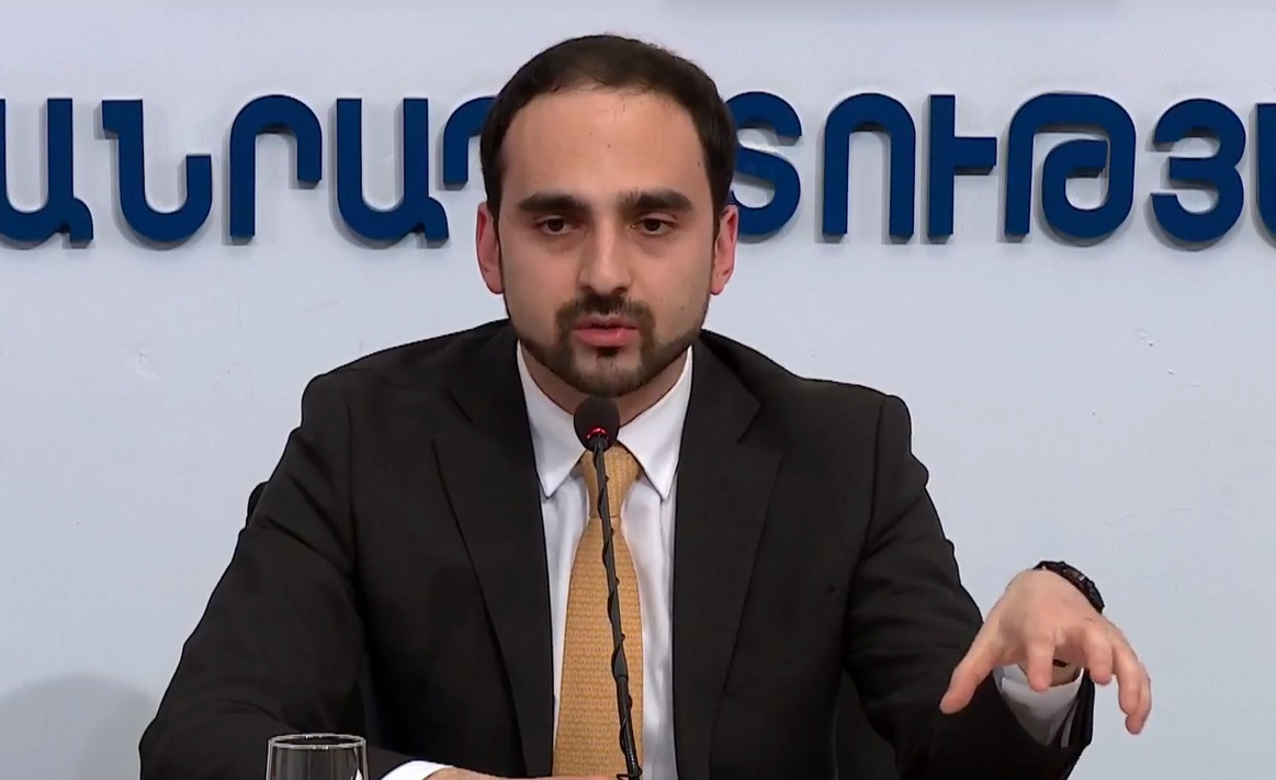 Խստագույնս հորդորում ու խնդրում եմ վաղը փողոց դուրս չգալ, մնալ տանը և չմասնակցել եկեղեցական արարողությունների․ Ավինյան