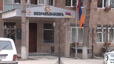 Եղբայրները հորեղբոր որդու հետ ծեծել և դանակահարել են Վանաձորի 49-ամյա բնակչին