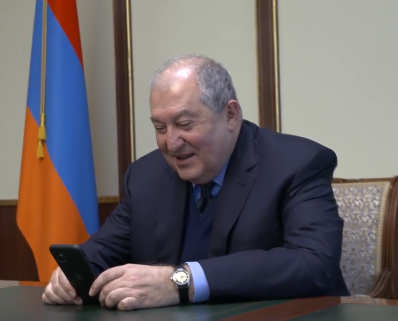 Անակնկալ ծննդյան օրվա առթիվ. նախագահը հեռախոսով շնորհավորել է փոքրիկ Ռոմիկին
