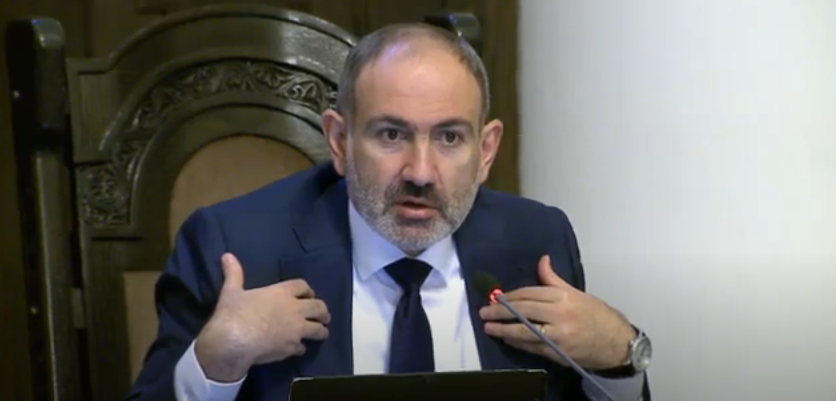 Ես էլ չգիտեմ՝ ՀԾՀ-ն ինչ է․ Փաշինյանը՝ աջակցության ծրագրերին դիմելու բարդության մասին