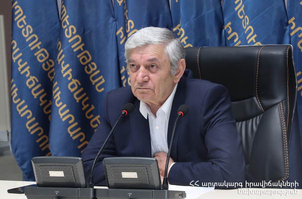 Արհեստավարժ և սրտացավ մոտեցում ցուցաբերեք. ԱԻ նախարարը խորհրդակցություն է անցկացրել