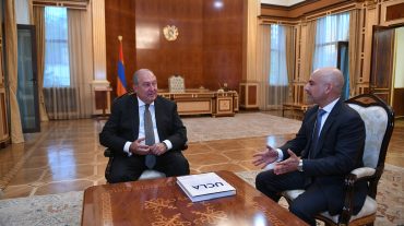 Համագործակցության ուղիներ կորանավիրուսի համավարակի դեմ պայքարում. նախագահ Սարգսյանը զրուցել է Դեյվիդ Գեֆենի անվան ԲԿ-ի համաղեկավար, դոկտոր Էրիկ Էսրաիլյանի հետ