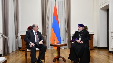 Գարեգին Բ-ն Սբ. Զատիկի տոնի առթիվ շնորհավորել է Արմեն Սարգսյանին
