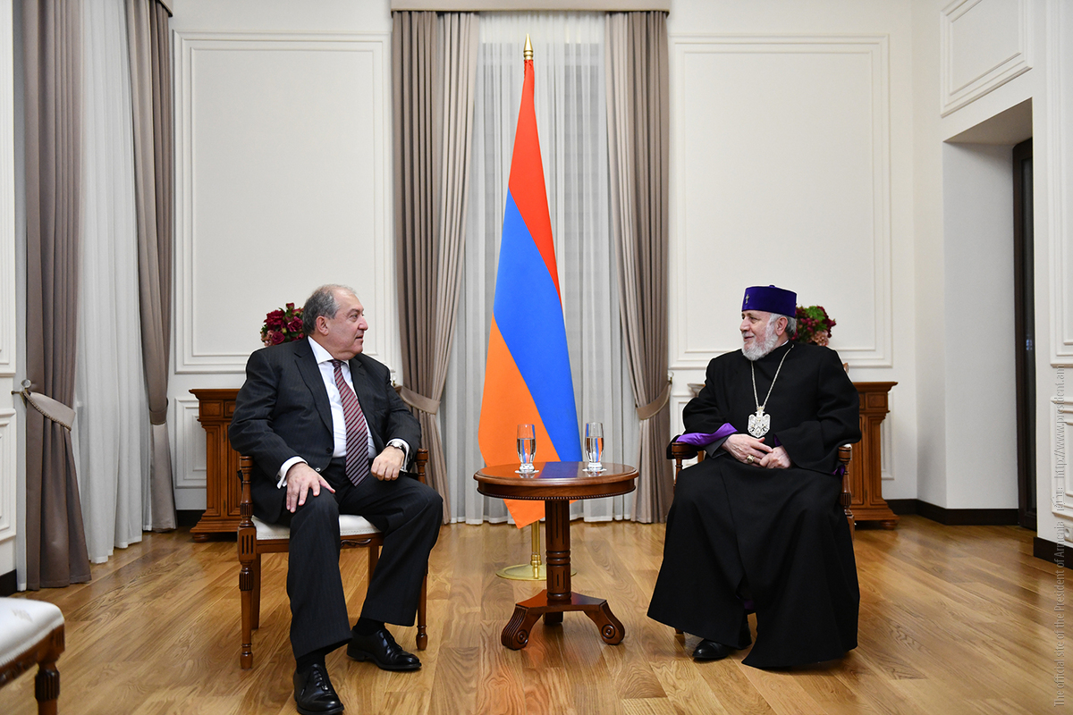 Գարեգին Բ-ն Սբ. Զատիկի տոնի առթիվ շնորհավորել է Արմեն Սարգսյանին