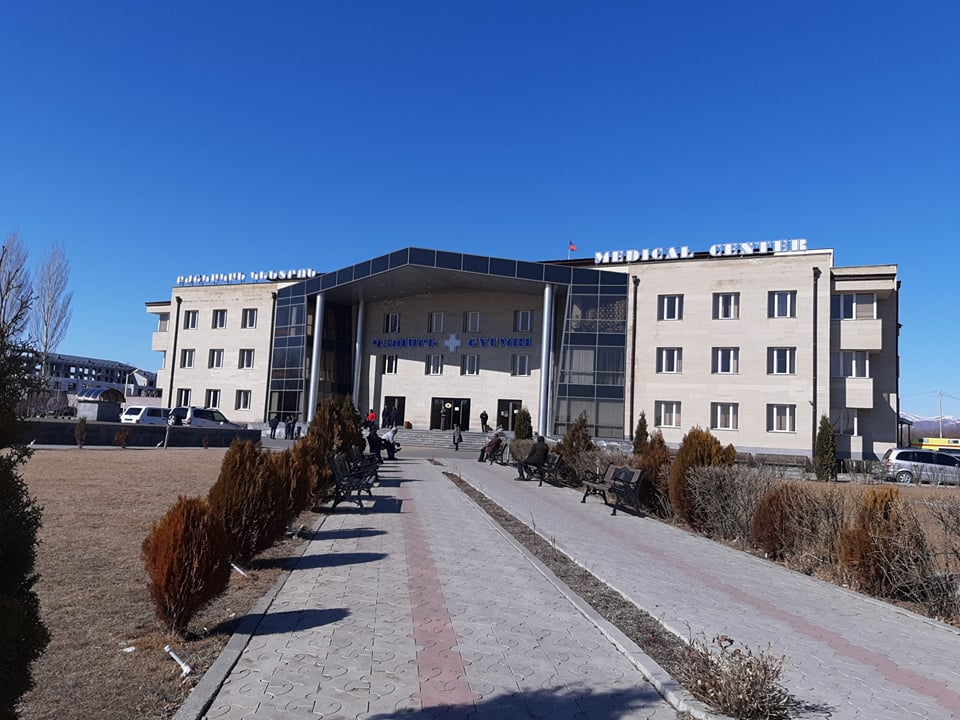 Կորոնավիրուսից մահացած մարալիկցի 68-ամյա բնակչի հետ շփված «Գյումրի» ԲԿ-ի 29 բուժաշխատող մեկուսացվել է