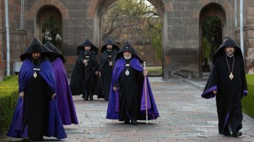 Սուրբ Հարության Ճրագալույցի Պատարագը Սուրբ Գայանե վանքում