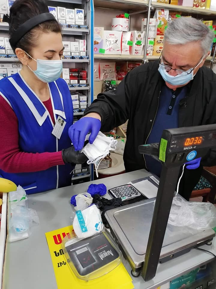 Ո՞վ է պարտավոր տնտեսվարողներին ապահովել ախտահանիչ միջոցներով, դիմակներով, ձեռնոցներով