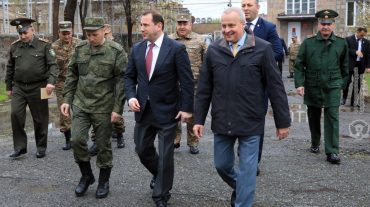 ՀՀ պաշտպանության նախարարը և ՌԴ դեսպանը ծանոթացել են շարժական լաբորատորիայի աշխատանքներին