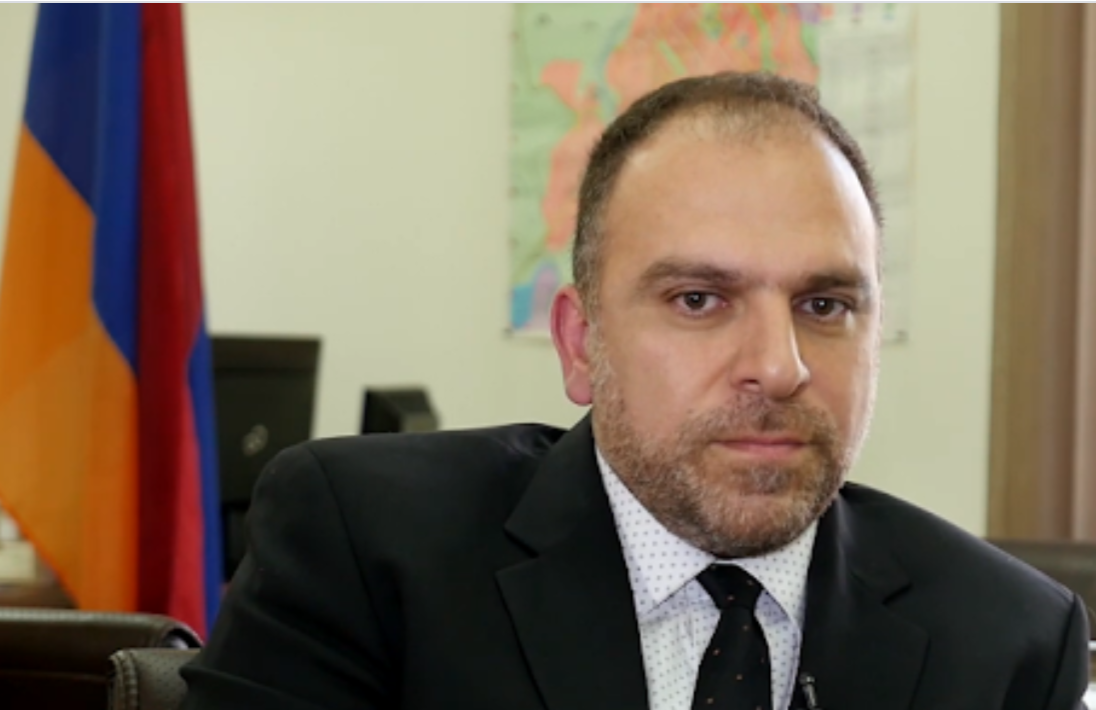 Ավետիք Էլոյանն ազատվել է Տիգրան Ավինյանի խորհրդականի պաշտոնից