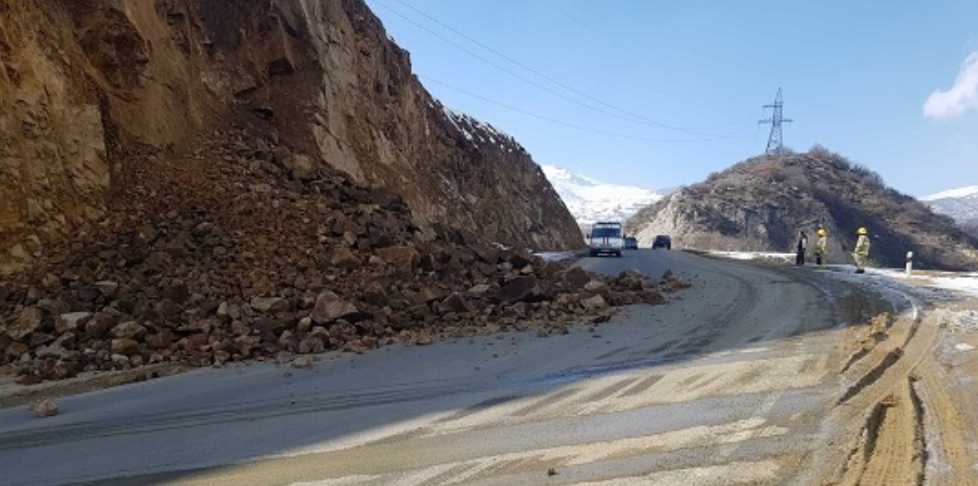 Քարաթափում Ջերմուկ-Վայք ավտոճանապարհին