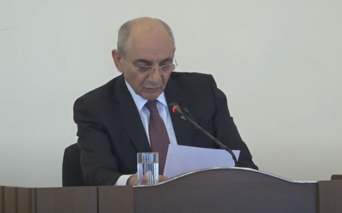 Պարտավոր ենք ձեզ հետ միասին մեր ազատագրած հայրենիքը գրկելու և շարժվելու առաջ. Բակո Սահակյան