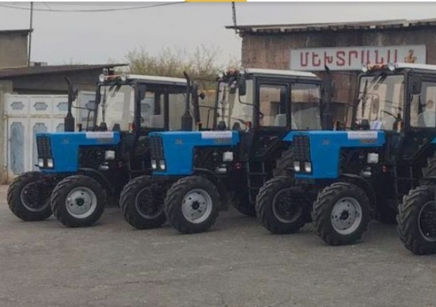 Անվավոր նորագույն տրակտորներ՝ Գեղարքունիքի մարզի Այրք բնակավայրին
