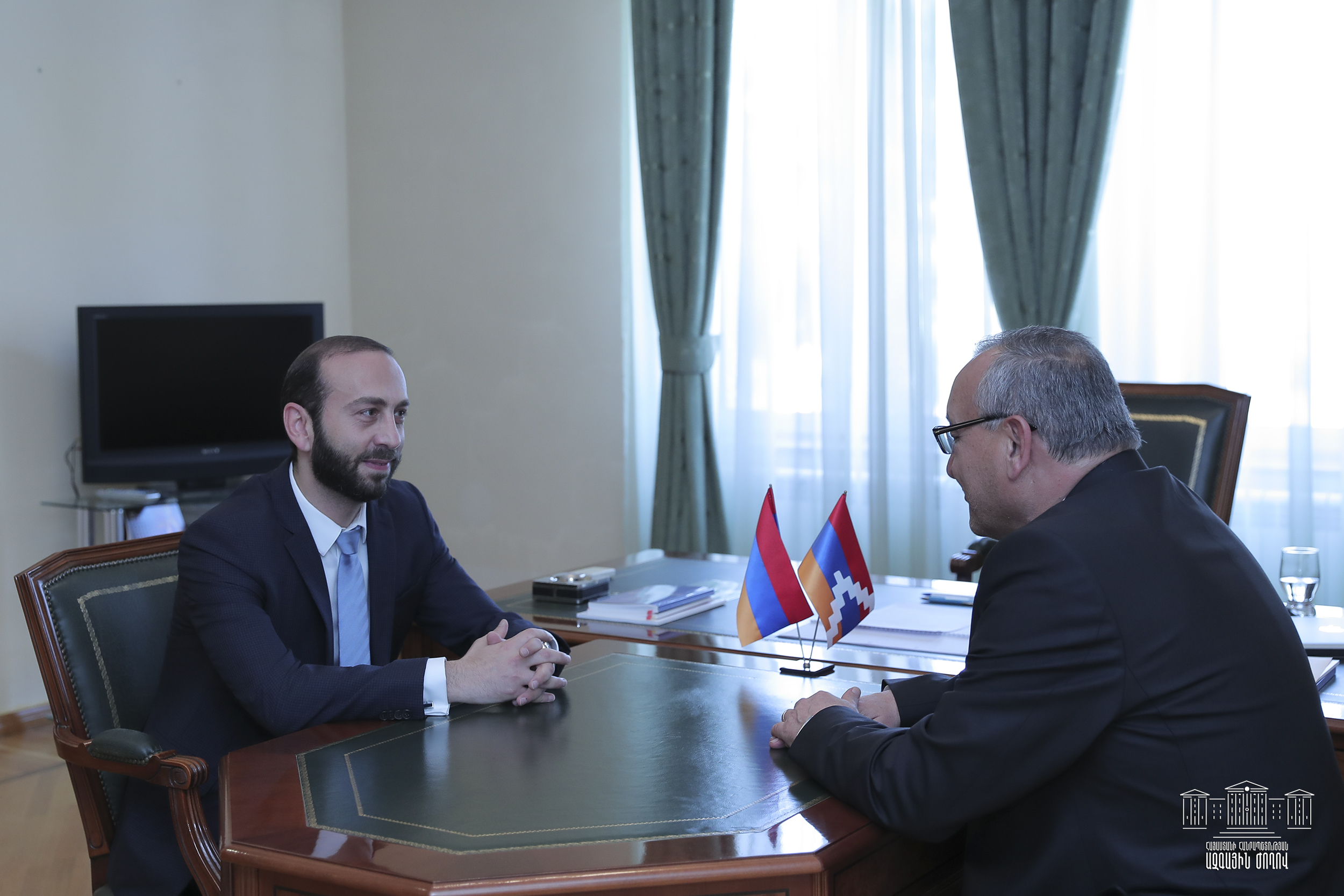 Արարատ Միրզոյանը հանդիպել է Արցախի ԱԺ նորընտիր նախագահ Արթուր Թովմասյանի հետ