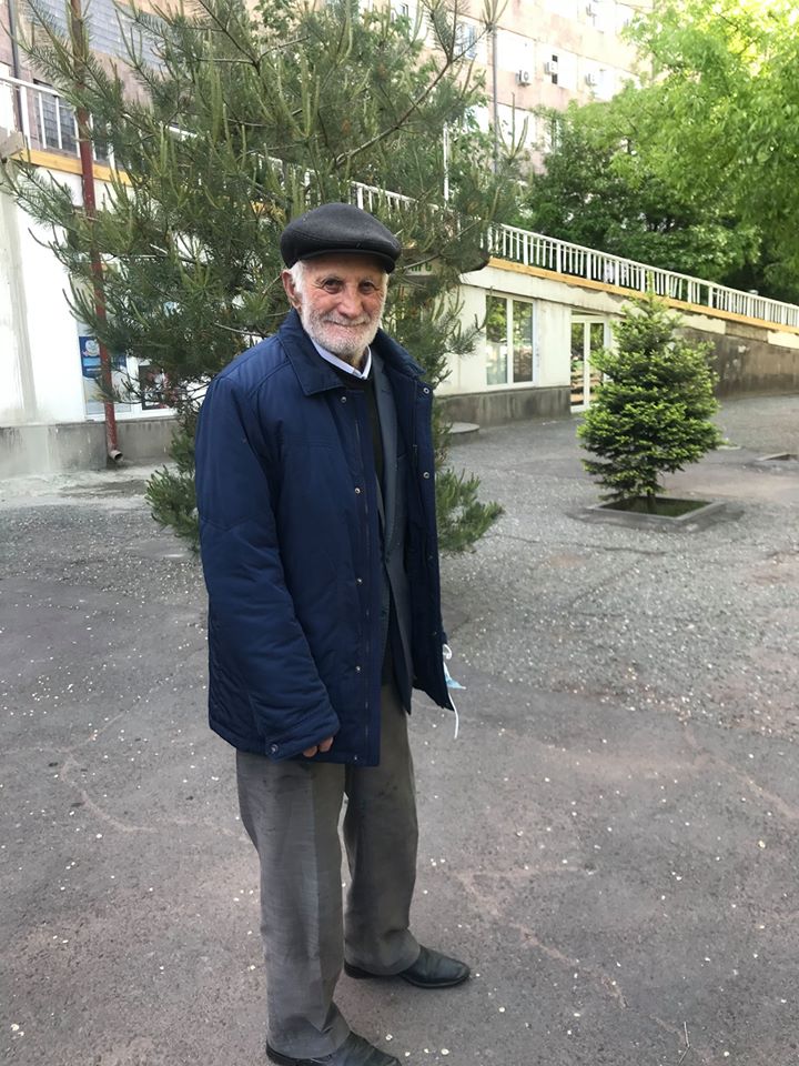Իմ ոտքով տուն եմ գնում. 96-ամյա Սերյոժան բուժվել է կորոնավիրուսից