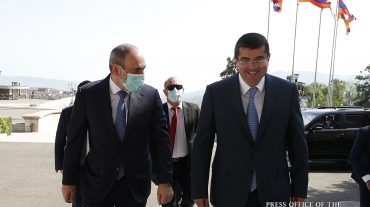 Շատ կարևոր եմ համարում, որ Հայաստանի և Արցախի իշխանությունների միջև արդյունավետ համագործակցություն տեղի ունենա. Փաշինյանը՝ Հարությունյանին