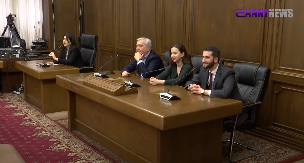 ԱԺ նիստի ժամանակ տեղի ունեցած միջադեպն ու աղմկահարույց նախագծերը՝ խորհրդարանական ուժերի ճեպազրույցների առանցքում
