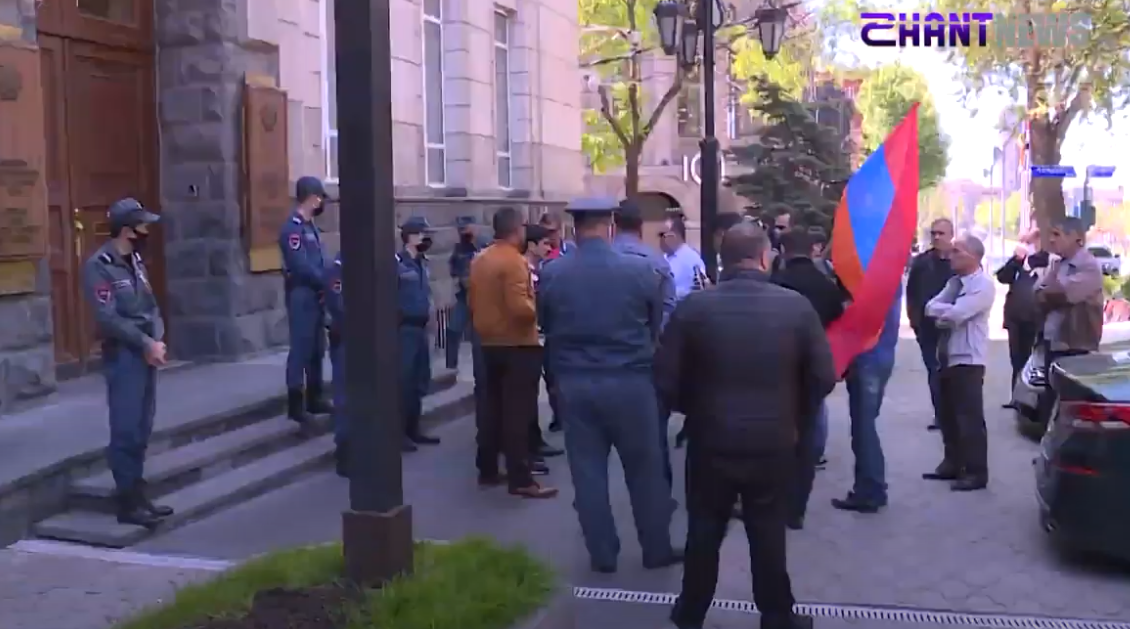 Դժգոհություններ վարկային կազմակերպություններից. քաղաքացիները բողոքել են ԿԲ-ի դիմաց