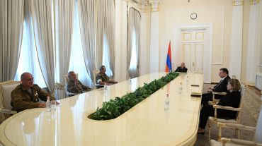 Դուք պատերազմ եք մեկնել ձեր սրտի թելադրանքով. Արմեն Սարգսյանը հյուրընկալել է մի խումբ ազատամարտիկների