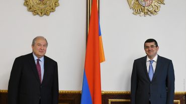 Արցախի շենացման ճանապարհին կարևոր է բոլորիս միասնականությունը. Արմեն Սարգսյանը հեռախոսազրույց է ունեցել Արցախի նախագահ Արայիկ Հարությունյանի հետ