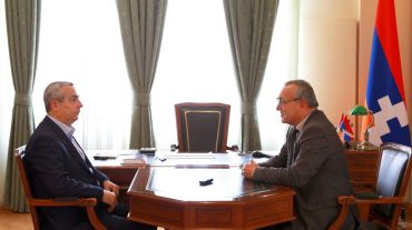 Մայիս Մայիլյանը հանդիպել է Արցախի ԱԺ նախագահ Արթուր Թովմասյանի հետ