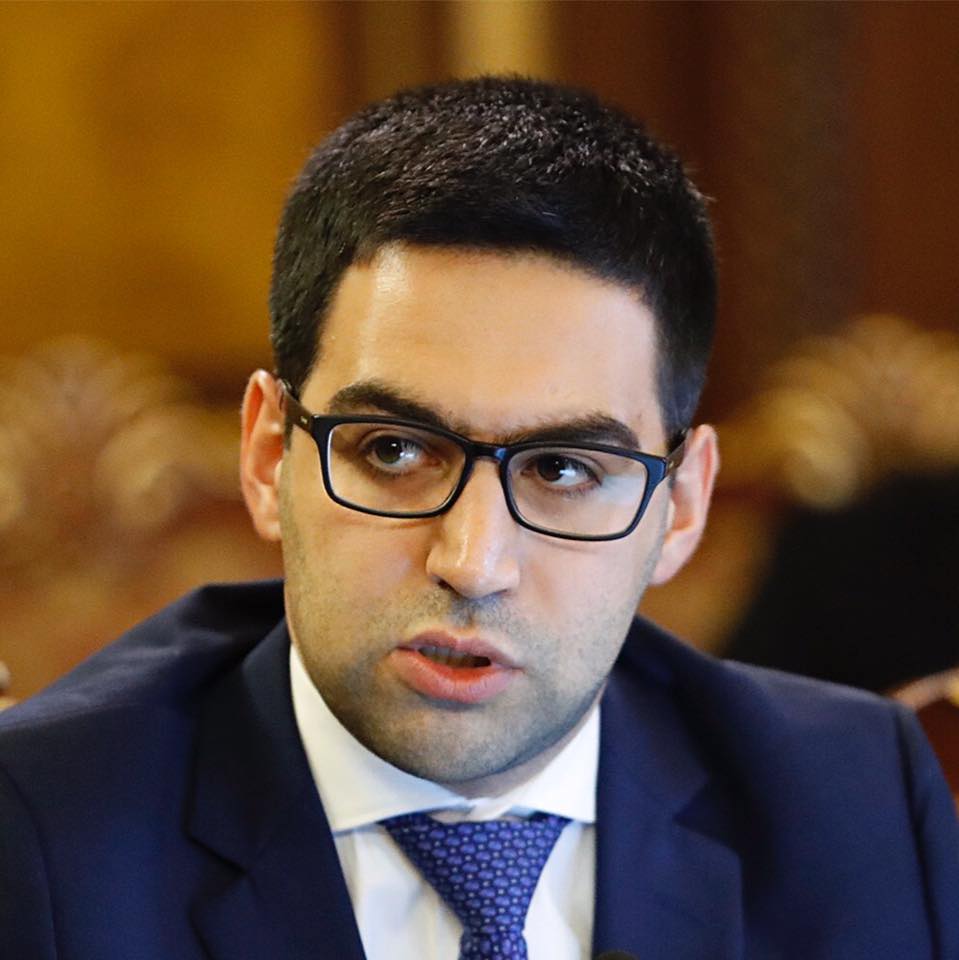 Արման Բաբաջանյանը կրկին անդրադարձել է վեթինգի թեմային, կրկին անպատասխանատու եզրահանգումներ է կատարել․ Ռուստամ Բադասյան