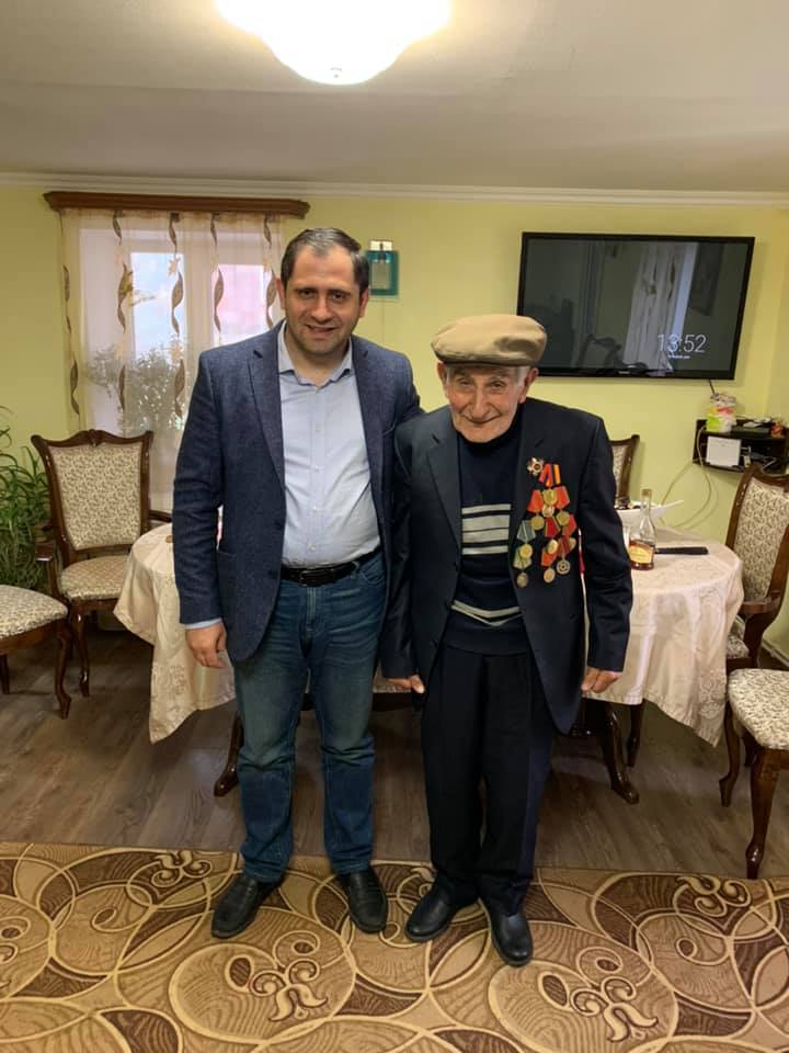 Սուրեն Պապիկյանն իր ու պապի լուսանկարն է հրապարակել