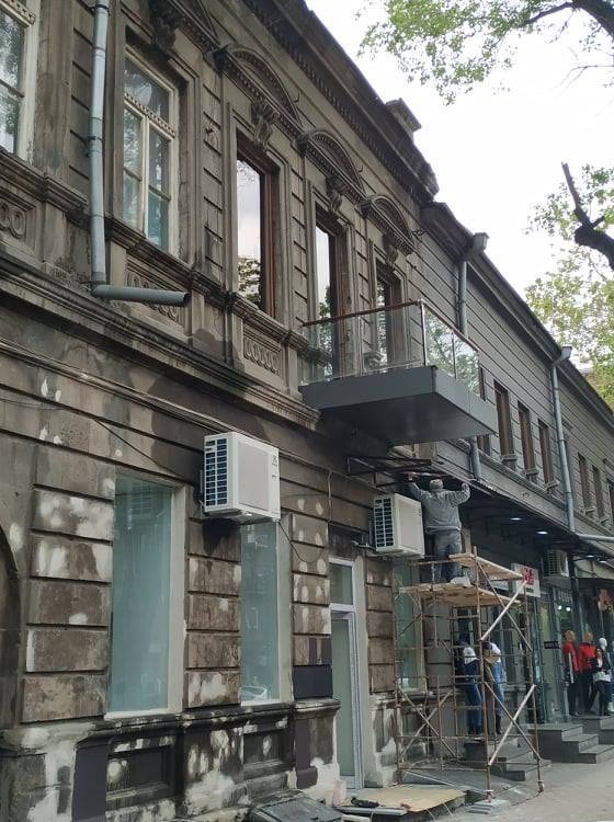 Յուրաքանչյուր վերակառուցում պետք է իրականացվի քաղաքապետարանի թույլտվությամբ. Հակոբ Կարապետյանը լուսանկար է հրապարակել