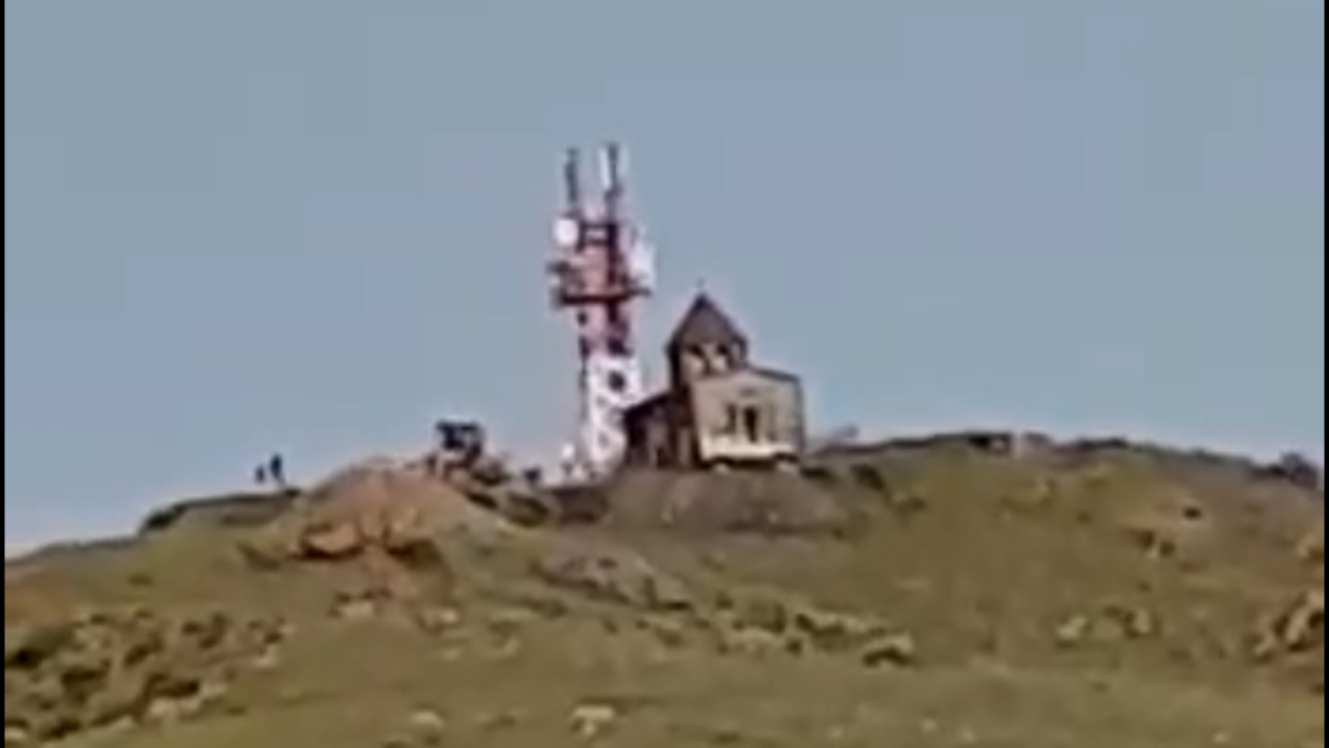 Հուշարձանի տարածք շինտեխնիկա է մտել
