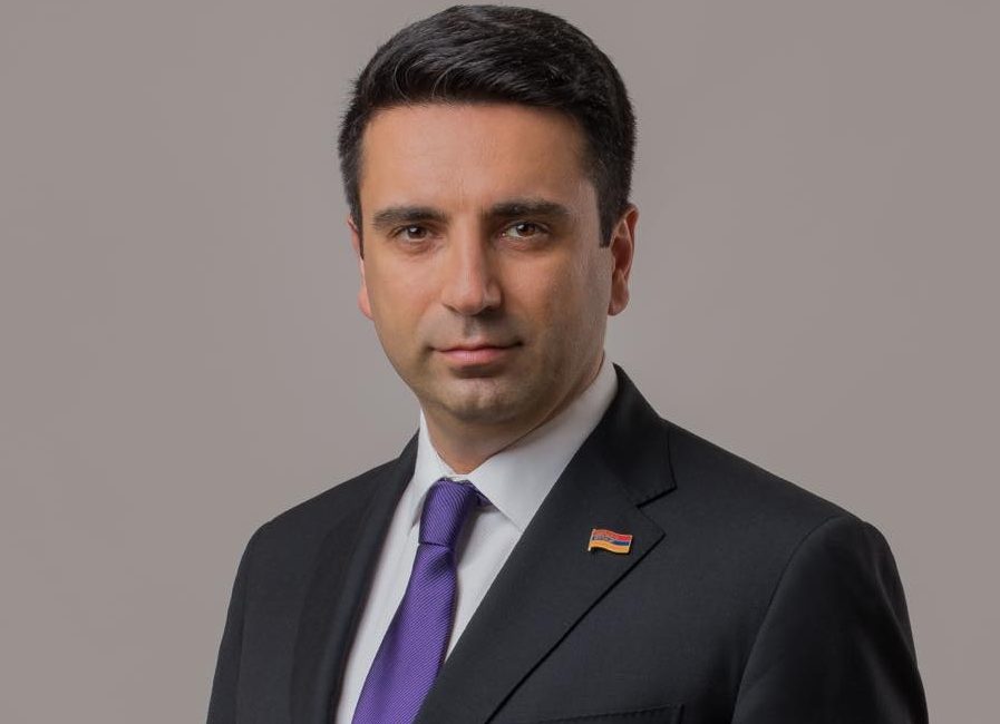Այս պահի դրությամբ իմ կողմից երկու հայց է ներկայացվել դատարան. Ալեն Սիմոնյան